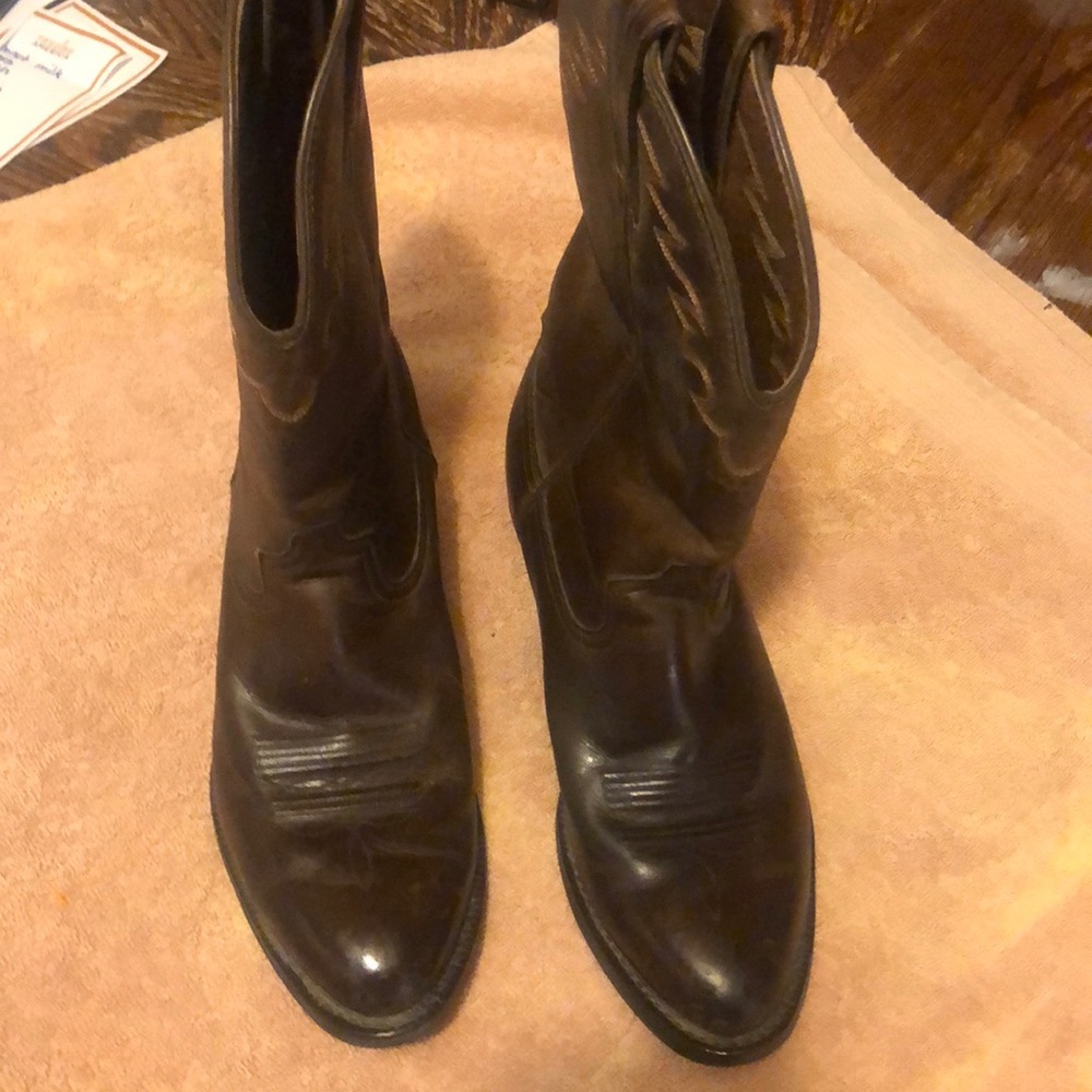 Ariat western boots. P1664